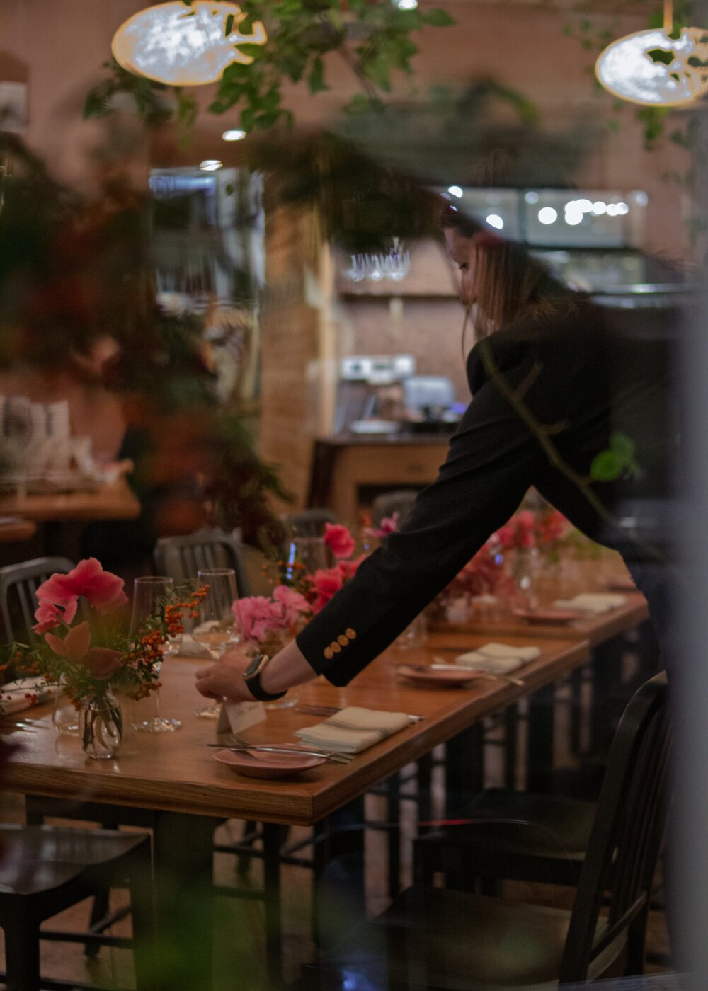 251209_MoraFloralStudio__Apricity_NBCUniversal_18