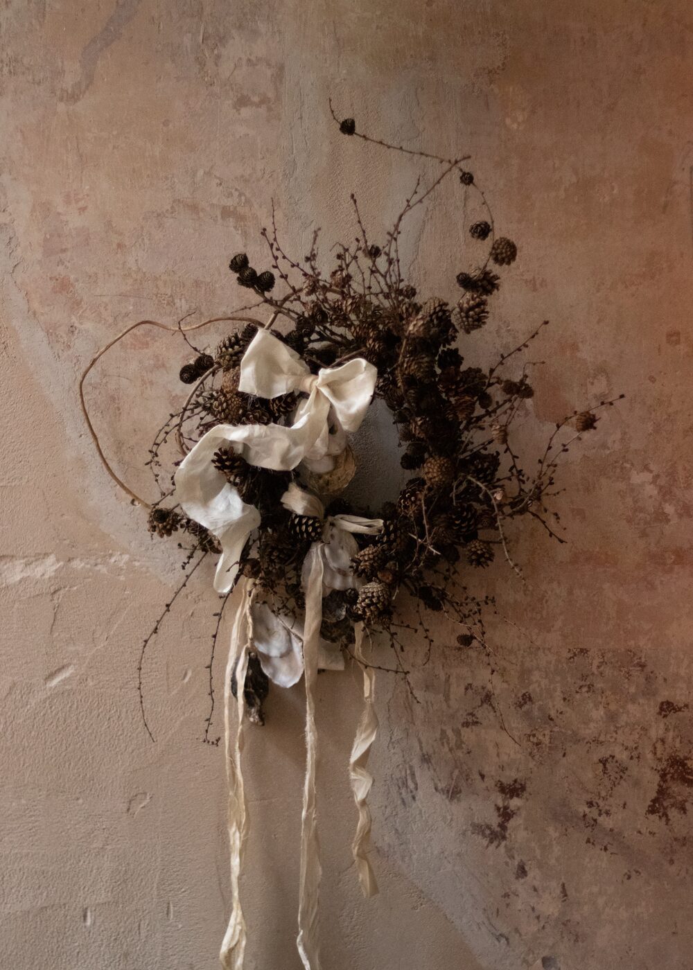 251218_MoraFloralStudio_Apricity_Wreath_5_edited